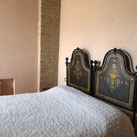 Gospodarstwo agroturystyczne Agriturismo La Collina Del Sole Varano Marchesi