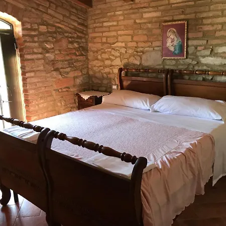 Agriturismo La Collina Del Sole Feriegård Varano Marchesi