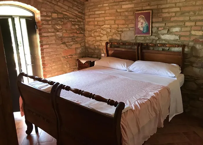 Agriturismo La Collina Del Sole Alloggio per agriturismo Varano Marchesi