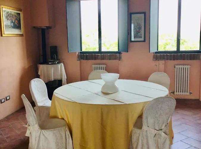 Agriturismo La Collina Del Sole Alloggio per agriturismo Varano Marchesi